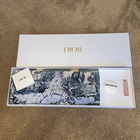 NIB Around the World Dior Beauty Tote Bag with Lotion/Balm GIFT SET - Picture 1 of 7